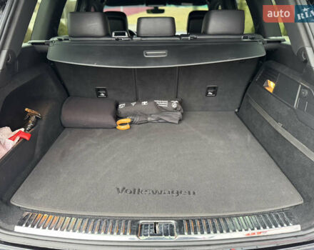 Черный Фольксваген Туарег, объемом двигателя 2.97 л и пробегом 131 тыс. км за 31000 $, фото 8 на Automoto.ua