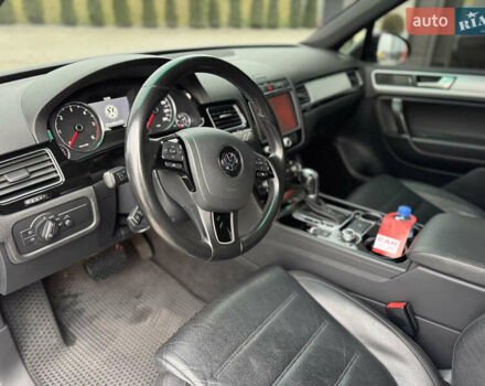 Черный Фольксваген Туарег, объемом двигателя 2.97 л и пробегом 131 тыс. км за 31000 $, фото 13 на Automoto.ua