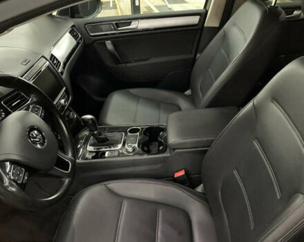 Чорний Фольксваген Туарег, об'ємом двигуна 3 л та пробігом 248 тис. км за 27500 $, фото 20 на Automoto.ua