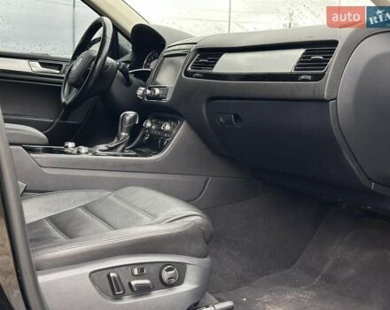 Чорний Фольксваген Туарег, об'ємом двигуна 3 л та пробігом 271 тис. км за 23900 $, фото 19 на Automoto.ua