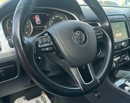 Чорний Фольксваген Туарег, об'ємом двигуна 3 л та пробігом 233 тис. км за 23900 $, фото 6 на Automoto.ua