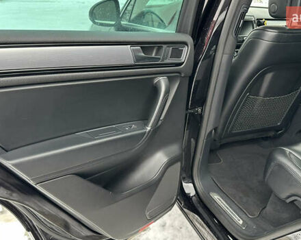 Черный Фольксваген Туарег, объемом двигателя 3 л и пробегом 223 тыс. км за 30000 $, фото 20 на Automoto.ua