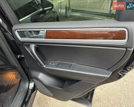 Черный Фольксваген Туарег, объемом двигателя 2.97 л и пробегом 278 тыс. км за 23990 $, фото 45 на Automoto.ua