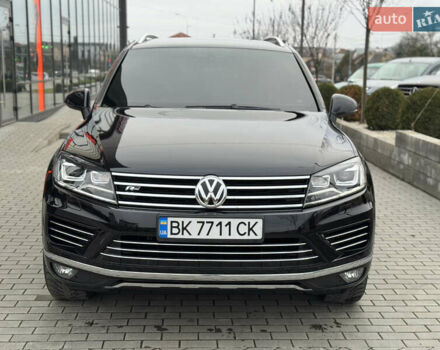 Черный Фольксваген Туарег, объемом двигателя 2.97 л и пробегом 131 тыс. км за 31000 $, фото 3 на Automoto.ua