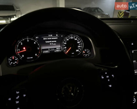 Чорний Фольксваген Туарег, об'ємом двигуна 3 л та пробігом 218 тис. км за 26800 $, фото 19 на Automoto.ua
