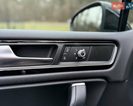 Чорний Фольксваген Туарег, об'ємом двигуна 3 л та пробігом 123 тис. км за 34900 $, фото 48 на Automoto.ua