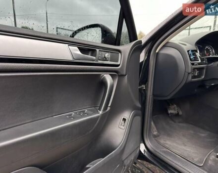 Чорний Фольксваген Туарег, об'ємом двигуна 3 л та пробігом 271 тис. км за 23900 $, фото 23 на Automoto.ua