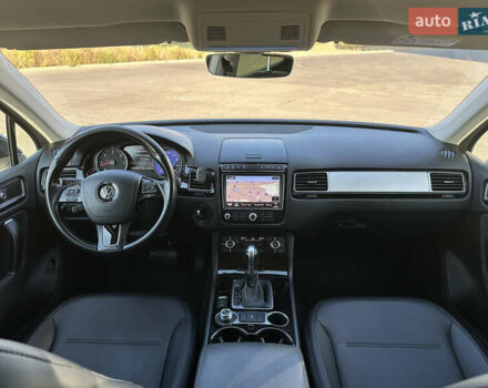 Чорний Фольксваген Туарег, об'ємом двигуна 3 л та пробігом 248 тис. км за 27500 $, фото 18 на Automoto.ua