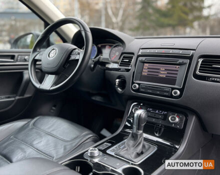 Черный Фольксваген Туарег, объемом двигателя 3 л и пробегом 120 тыс. км за 40950 $, фото 9 на Automoto.ua