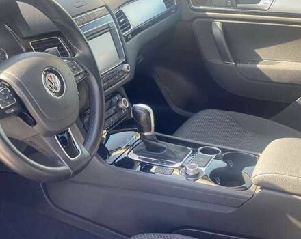 Черный Фольксваген Туарег, объемом двигателя 3 л и пробегом 90 тыс. км за 19000 $, фото 7 на Automoto.ua