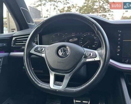 Черный Фольксваген Туарег, объемом двигателя 2.97 л и пробегом 264 тыс. км за 44000 $, фото 29 на Automoto.ua