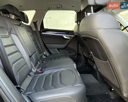 Черный Фольксваген Туарег, объемом двигателя 2.97 л и пробегом 280 тыс. км за 37900 $, фото 25 на Automoto.ua