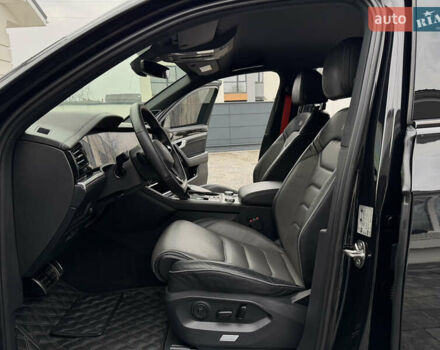 Чорний Фольксваген Туарег, об'ємом двигуна 3 л та пробігом 99 тис. км за 57888 $, фото 50 на Automoto.ua