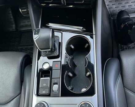 Черный Фольксваген Туарег, объемом двигателя 2.97 л и пробегом 264 тыс. км за 44000 $, фото 41 на Automoto.ua