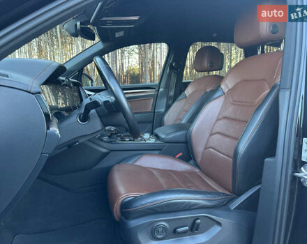 Черный Фольксваген Туарег, объемом двигателя 3 л и пробегом 259 тыс. км за 38999 $, фото 49 на Automoto.ua