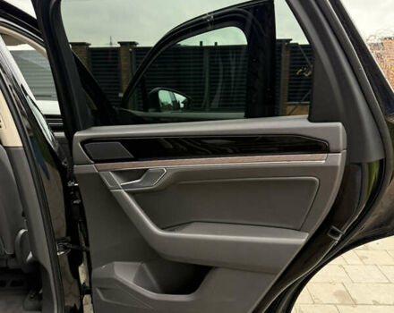 Черный Фольксваген Туарег, объемом двигателя 2.97 л и пробегом 135 тыс. км за 45500 $, фото 34 на Automoto.ua