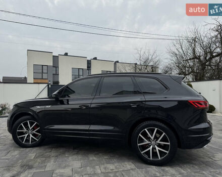 Чорний Фольксваген Туарег, об'ємом двигуна 3 л та пробігом 105 тис. км за 57888 $, фото 25 на Automoto.ua