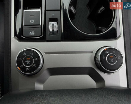 Чорний Фольксваген Туарег, об'ємом двигуна 3 л та пробігом 99 тис. км за 57888 $, фото 67 на Automoto.ua