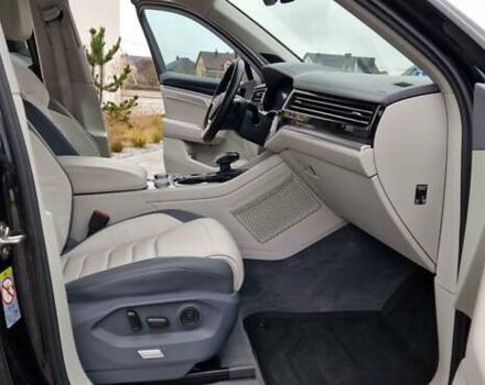 Черный Фольксваген Туарег, объемом двигателя 3 л и пробегом 189 тыс. км за 42800 $, фото 28 на Automoto.ua