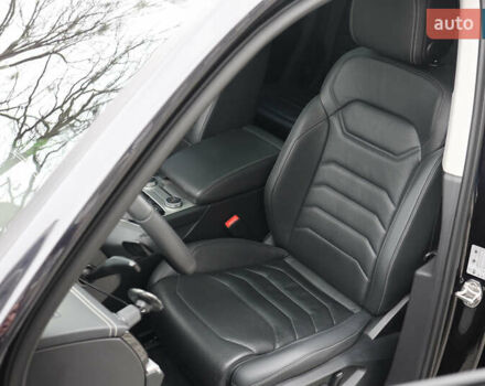 Черный Фольксваген Туарег, объемом двигателя 2.97 л и пробегом 252 тыс. км за 40500 $, фото 37 на Automoto.ua