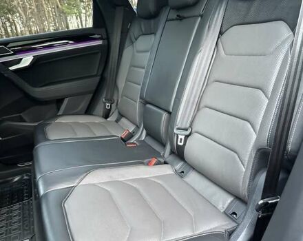 Черный Фольксваген Туарег, объемом двигателя 2.97 л и пробегом 264 тыс. км за 44000 $, фото 68 на Automoto.ua