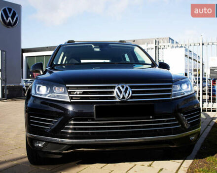 Чорний Фольксваген Туарег, об'ємом двигуна 3 л та пробігом 106 тис. км за 32519 $, фото 7 на Automoto.ua