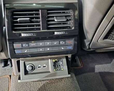 Черный Фольксваген Туарег, объемом двигателя 2.97 л и пробегом 180 тыс. км за 48500 $, фото 22 на Automoto.ua