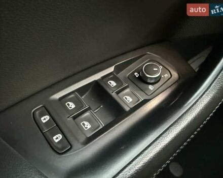 Черный Фольксваген Туарег, объемом двигателя 2.97 л и пробегом 187 тыс. км за 45500 $, фото 32 на Automoto.ua