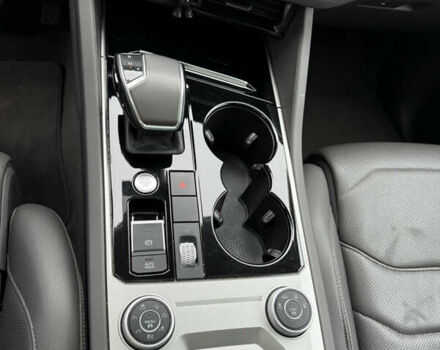 Черный Фольксваген Туарег, объемом двигателя 2.97 л и пробегом 135 тыс. км за 45500 $, фото 37 на Automoto.ua