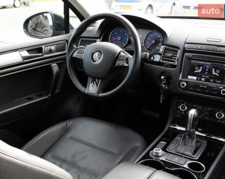 Чорний Фольксваген Туарег, об'ємом двигуна 3 л та пробігом 106 тис. км за 32519 $, фото 15 на Automoto.ua