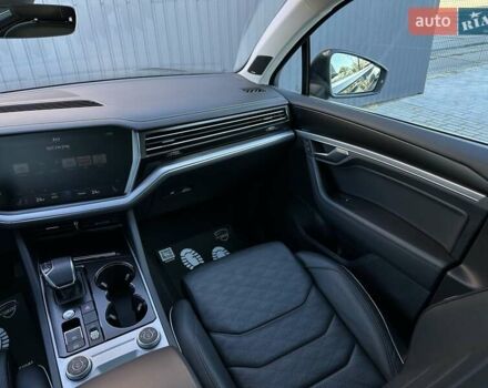 Чорний Фольксваген Туарег, об'ємом двигуна 2.97 л та пробігом 186 тис. км за 41900 $, фото 24 на Automoto.ua