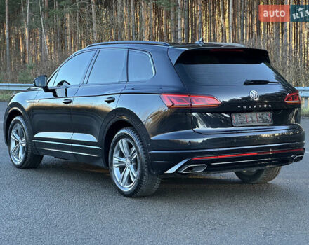 Черный Фольксваген Туарег, объемом двигателя 3 л и пробегом 259 тыс. км за 38999 $, фото 3 на Automoto.ua