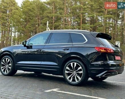 Черный Фольксваген Туарег, объемом двигателя 2.97 л и пробегом 264 тыс. км за 44000 $, фото 22 на Automoto.ua