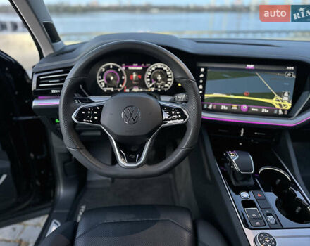 Черный Фольксваген Туарег, объемом двигателя 3 л и пробегом 229 тыс. км за 39999 $, фото 41 на Automoto.ua