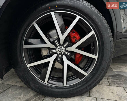 Чорний Фольксваген Туарег, об'ємом двигуна 3 л та пробігом 105 тис. км за 57888 $, фото 19 на Automoto.ua