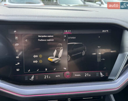 Чорний Фольксваген Туарег, об'ємом двигуна 2.97 л та пробігом 240 тис. км за 43500 $, фото 43 на Automoto.ua