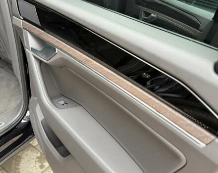 Черный Фольксваген Туарег, объемом двигателя 2.97 л и пробегом 135 тыс. км за 45500 $, фото 32 на Automoto.ua