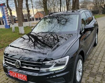 Чорний Фольксваген Туарег, об'ємом двигуна 2 л та пробігом 83 тис. км за 18900 $, фото 1 на Automoto.ua