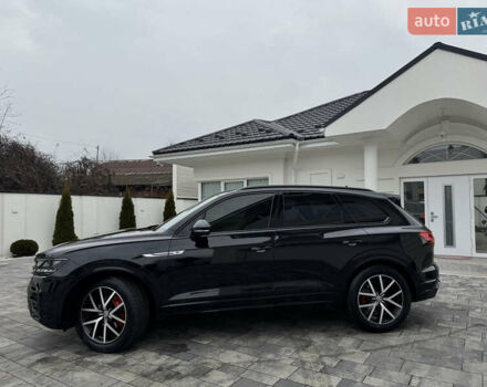 Чорний Фольксваген Туарег, об'ємом двигуна 3 л та пробігом 99 тис. км за 57888 $, фото 8 на Automoto.ua