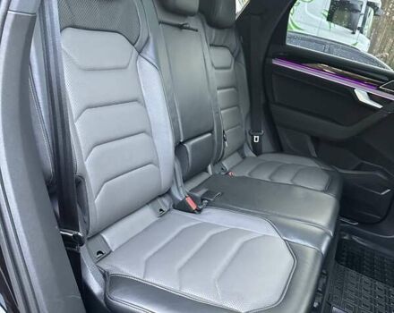 Черный Фольксваген Туарег, объемом двигателя 2.97 л и пробегом 264 тыс. км за 44000 $, фото 66 на Automoto.ua