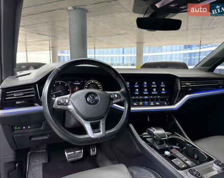 Черный Фольксваген Туарег, объемом двигателя 2.97 л и пробегом 172 тыс. км за 50500 $, фото 24 на Automoto.ua