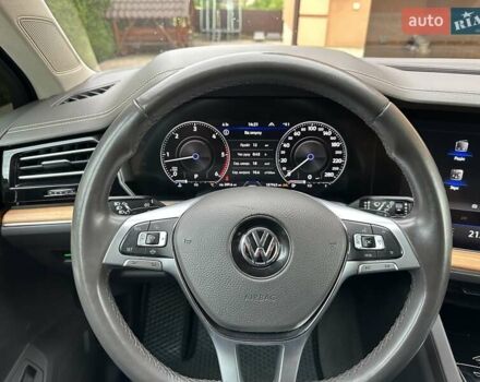 Чорний Фольксваген Туарег, об'ємом двигуна 2.97 л та пробігом 190 тис. км за 42000 $, фото 32 на Automoto.ua