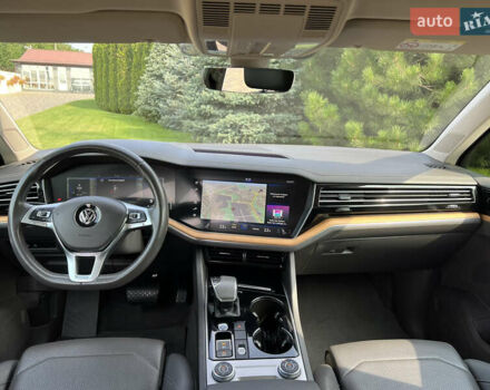 Чорний Фольксваген Туарег, об'ємом двигуна 2.97 л та пробігом 151 тис. км за 42900 $, фото 20 на Automoto.ua