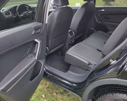 Чорний Фольксваген Туарег, об'ємом двигуна 2 л та пробігом 83 тис. км за 18900 $, фото 21 на Automoto.ua