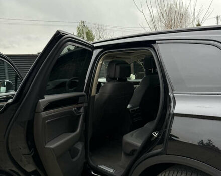 Черный Фольксваген Туарег, объемом двигателя 2.97 л и пробегом 135 тыс. км за 45500 $, фото 19 на Automoto.ua