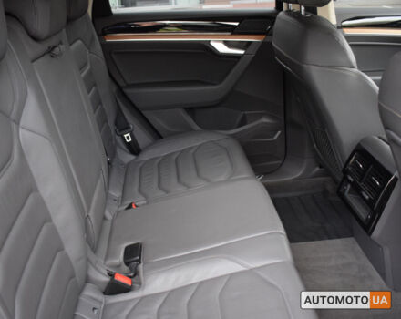 Чорний Фольксваген Туарег, об'ємом двигуна 3 л та пробігом 145 тис. км за 39805 $, фото 6 на Automoto.ua