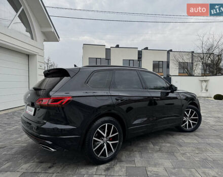 Чорний Фольксваген Туарег, об'ємом двигуна 3 л та пробігом 99 тис. км за 57888 $, фото 12 на Automoto.ua