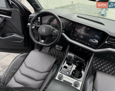 Чорний Фольксваген Туарег, об'ємом двигуна 3 л та пробігом 105 тис. км за 57888 $, фото 75 на Automoto.ua