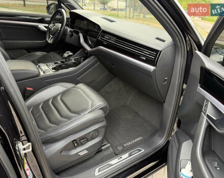 Чорний Фольксваген Туарег, об'ємом двигуна 3 л та пробігом 190 тис. км за 44500 $, фото 22 на Automoto.ua