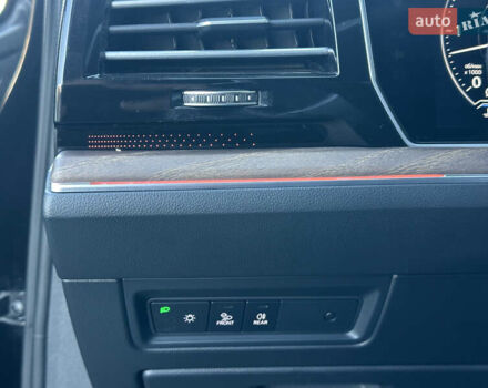 Черный Фольксваген Туарег, объемом двигателя 3 л и пробегом 259 тыс. км за 38999 $, фото 75 на Automoto.ua